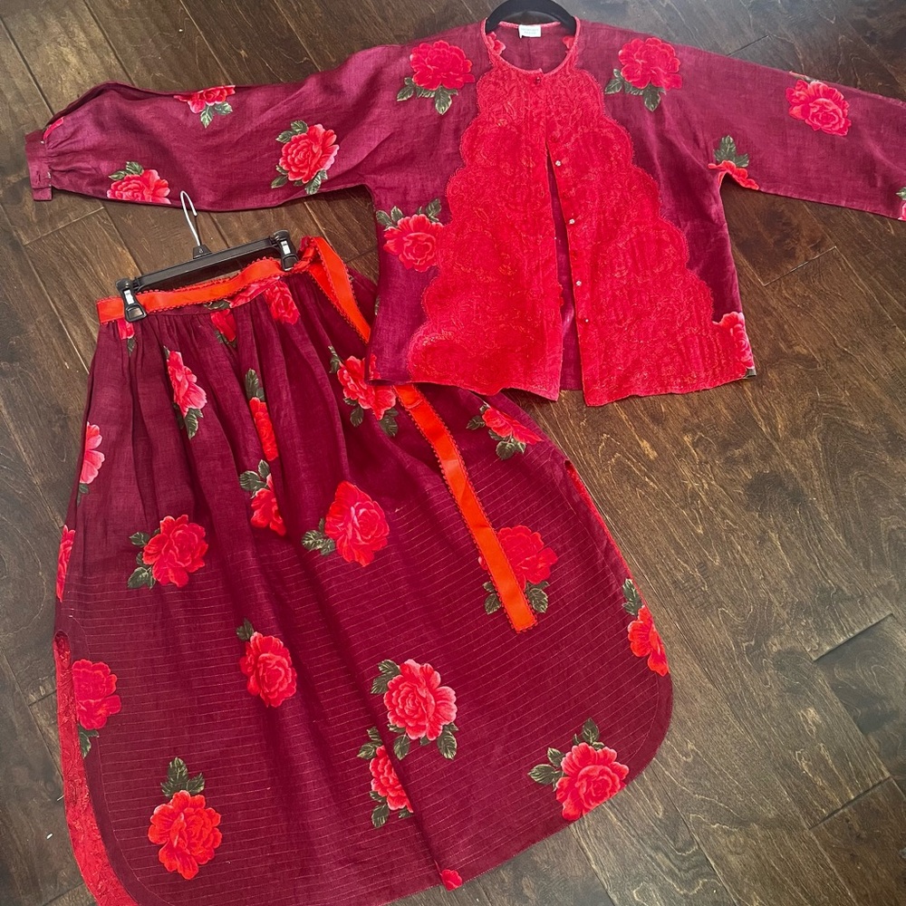Rare Vintage 70’s Geoffrey Beene Linen and Lace Skirt Set with Red Rose Motif.